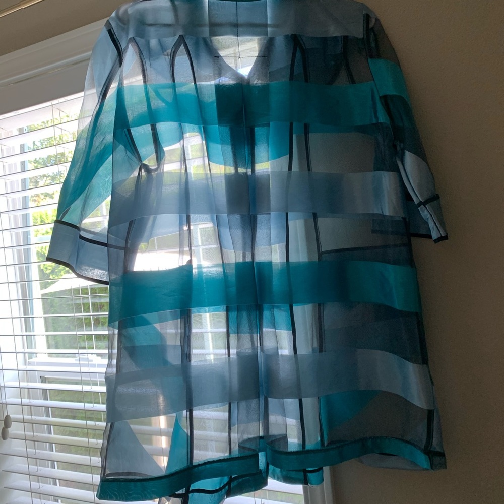 *Beautiful Jacket* - Picture 2 of 3